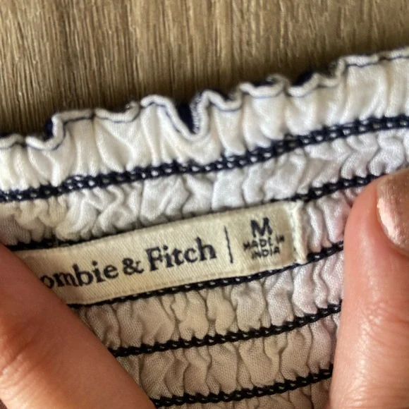 Gingham Top with Flutter Sleeves - Picture 7 of 8